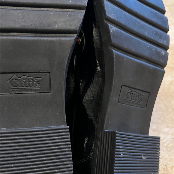 NWOT - Cliffs Patent Leather Loafers with Gold Buckle - Picture 4 of 6